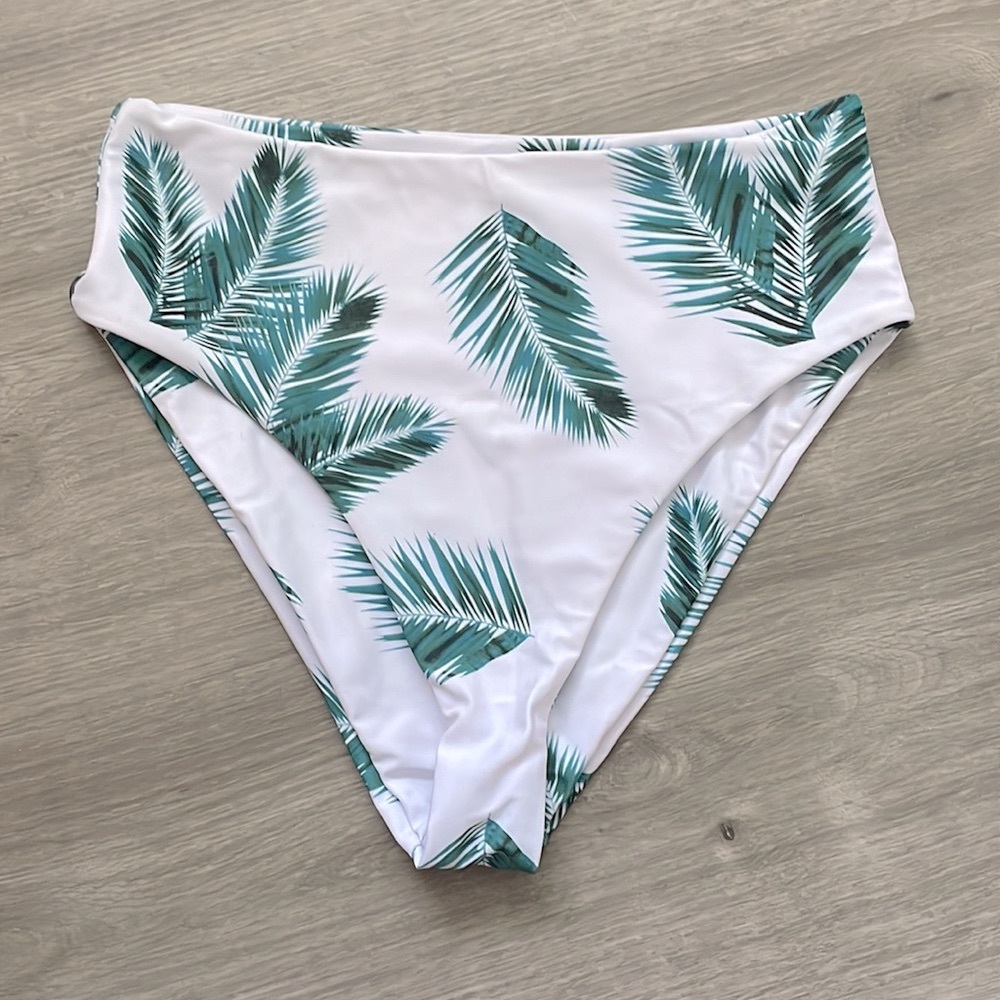 Summer Bikini - Picture 2 of 3